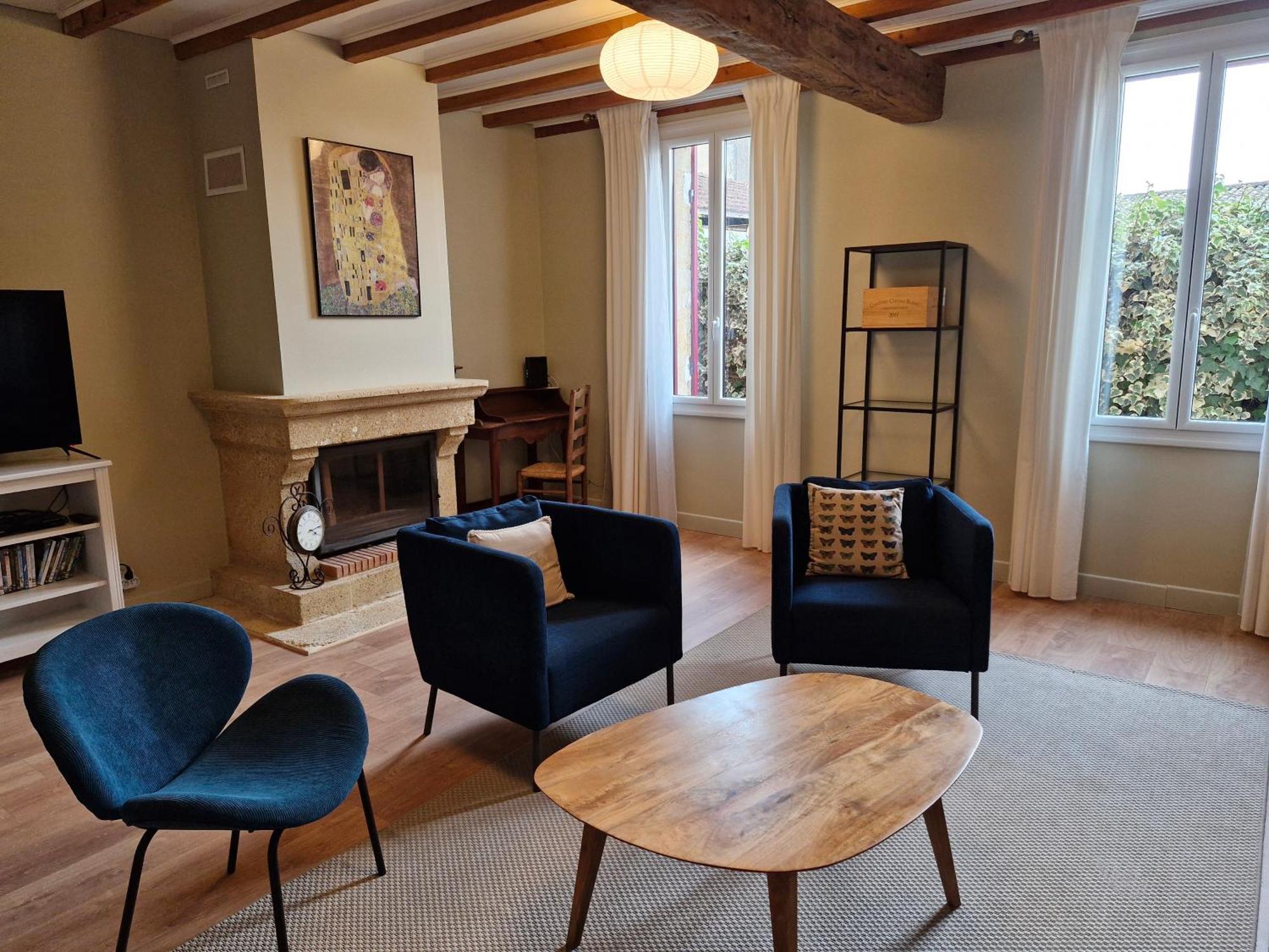 Maison Rouge Montagne (Gironde)